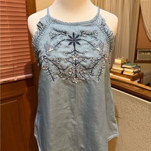 Blue Rain Light Blue Sleeveless Embroidered Tank Top Medium Size